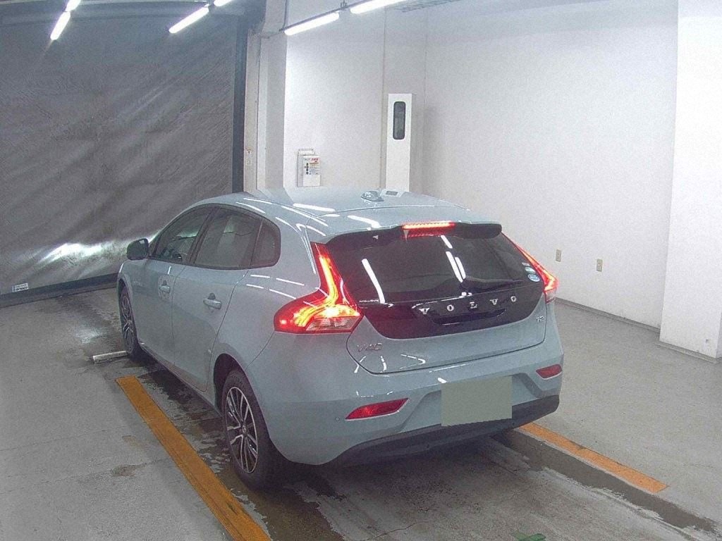 2019 Volvo V40
