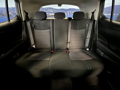 2022 Nissan Leaf - Thumbnail