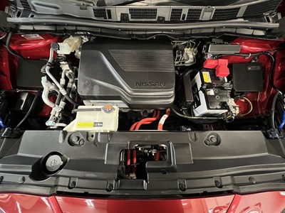 2019 Nissan Leaf - Thumbnail
