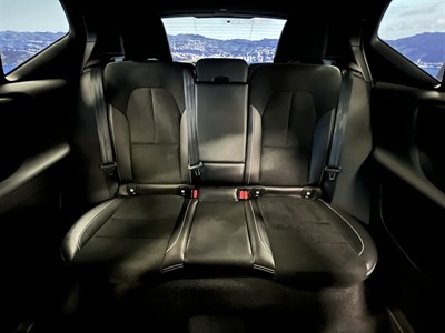2021 Volvo XC40 - Thumbnail
