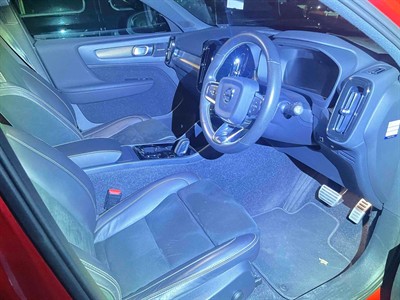 2021 Volvo XC40 - Thumbnail