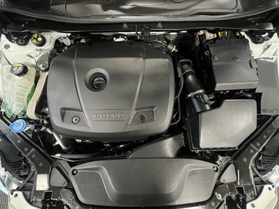 2019 Volvo V40 - Thumbnail