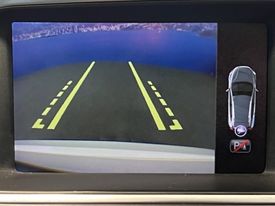 2019 Volvo V40 - Thumbnail