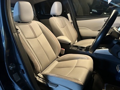 2020 Nissan Leaf - Thumbnail