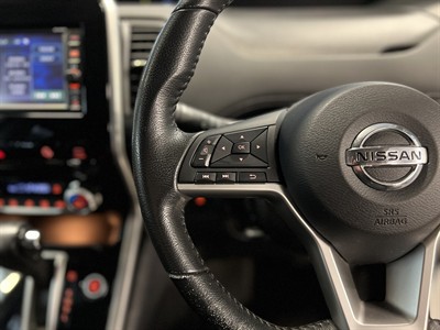 2017 Nissan Serena - Thumbnail