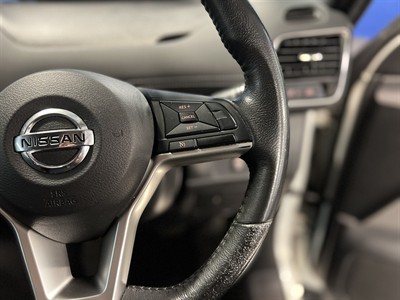 2017 Nissan Serena - Thumbnail