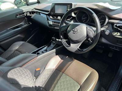 2017 Toyota C-HR - Thumbnail