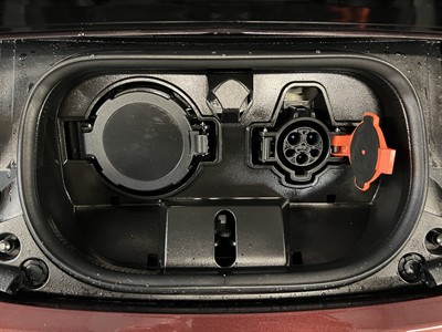 2022 Nissan Leaf - Thumbnail