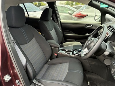 2022 Nissan Leaf - Thumbnail