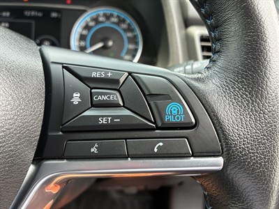 2022 Nissan Leaf - Thumbnail