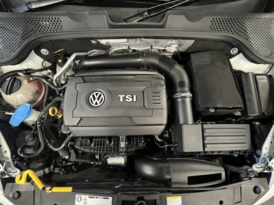 2017 Volkswagen Beetle - Thumbnail