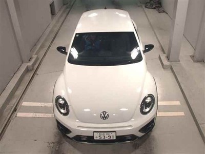 2017 Volkswagen Beetle - Thumbnail
