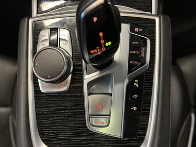 2017 BMW 750i - Thumbnail