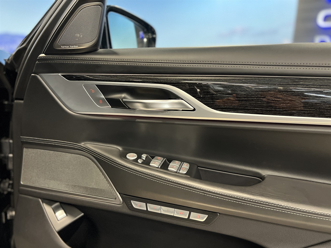2017 BMW 750i