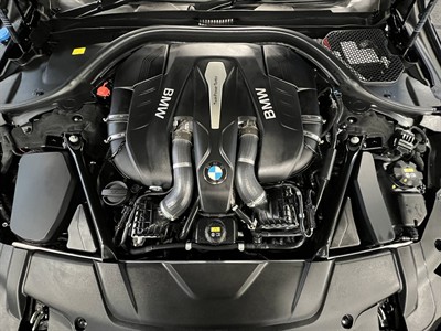 2017 BMW 750i - Thumbnail