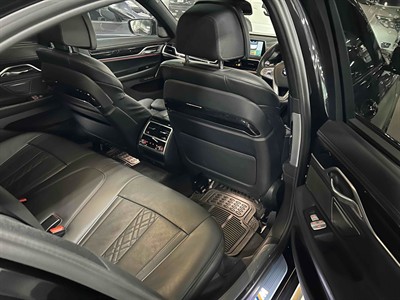 2017 BMW 750i - Thumbnail