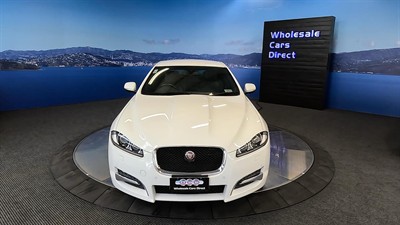 2015 Jaguar XF - Thumbnail