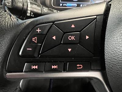 2022 Nissan Leaf - Thumbnail