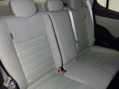 2022 Nissan Leaf - Thumbnail