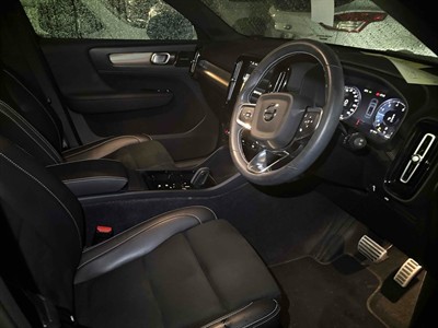 2021 Volvo XC40 - Thumbnail