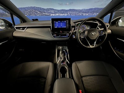 2018 Toyota Corolla - Thumbnail