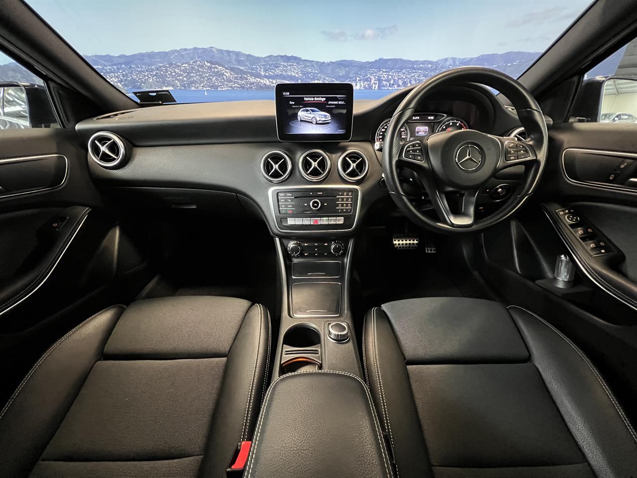 2017 Mercedes-Benz A 180