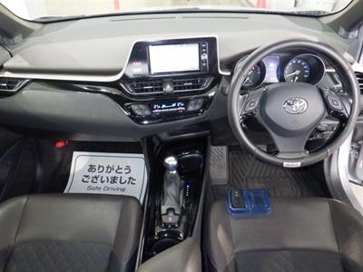 2017 Toyota C-HR - Thumbnail
