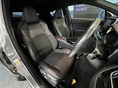2017 Toyota C-HR - Thumbnail