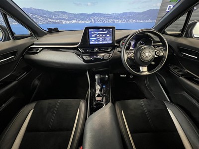 2019 Toyota C-HR - Thumbnail
