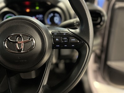 2020 Toyota Yaris - Thumbnail