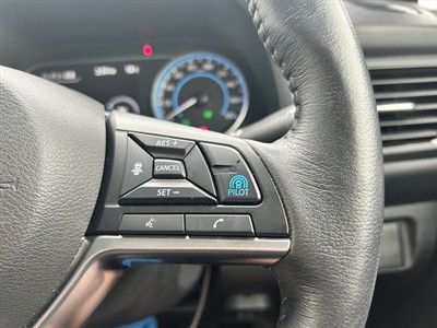 2023 Nissan Leaf - Thumbnail