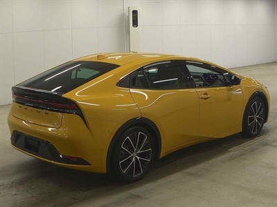 2023 Toyota Prius - Thumbnail