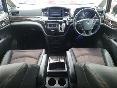 2018 Nissan Elgrand - Thumbnail