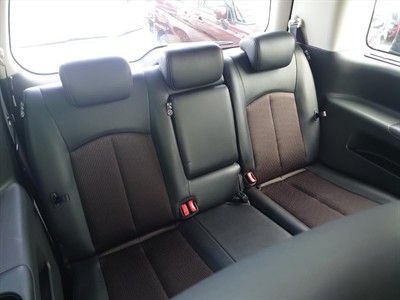 2018 Nissan Elgrand - Thumbnail