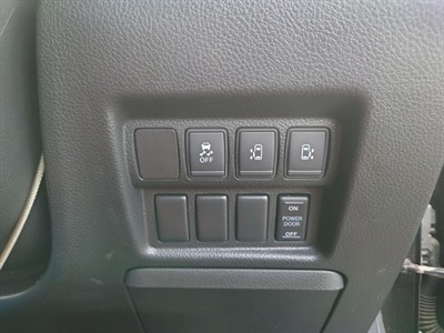 2018 Nissan Elgrand - Thumbnail
