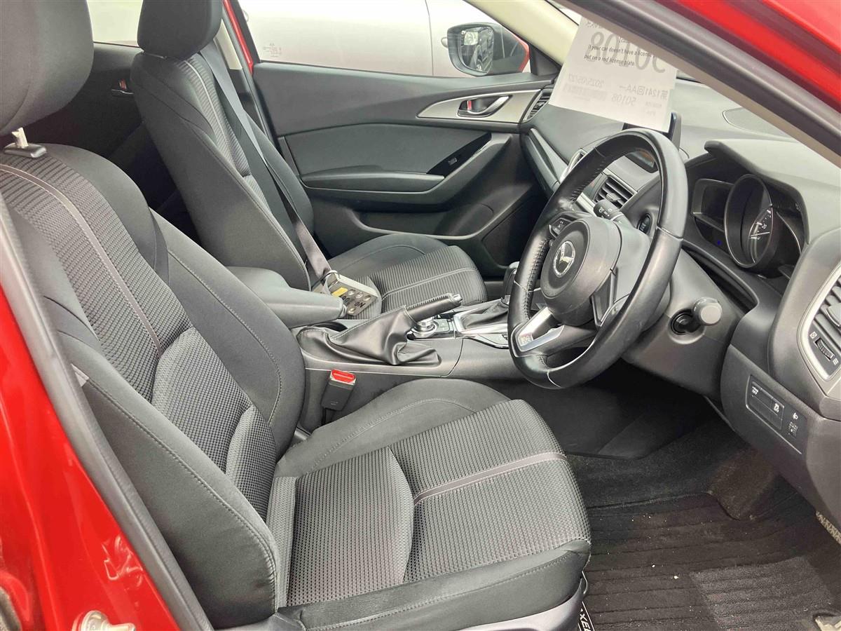 2017 Mazda Axela