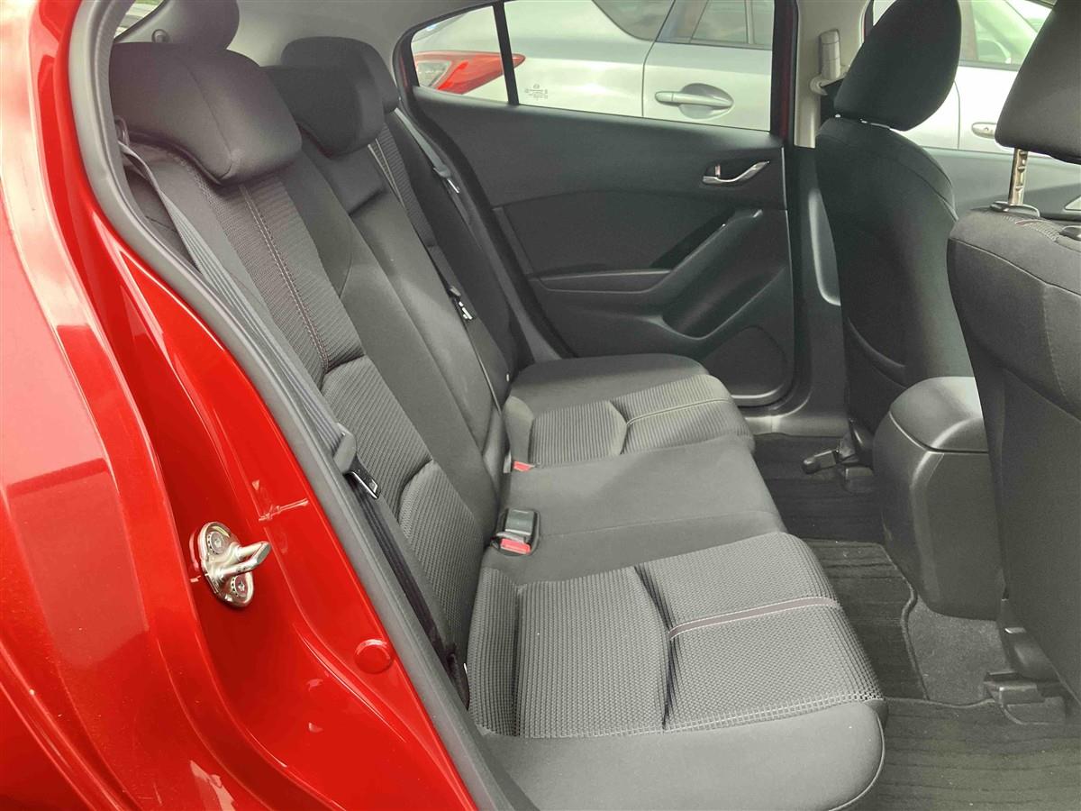 2017 Mazda Axela