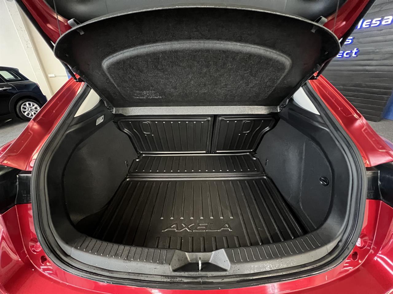 2017 Mazda Axela