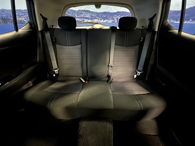2022 Nissan Leaf - Thumbnail