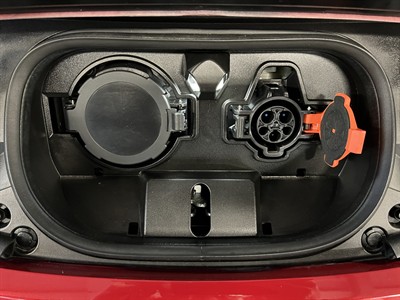 2022 Nissan Leaf - Thumbnail