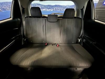 2018 Toyota Vitz - Thumbnail