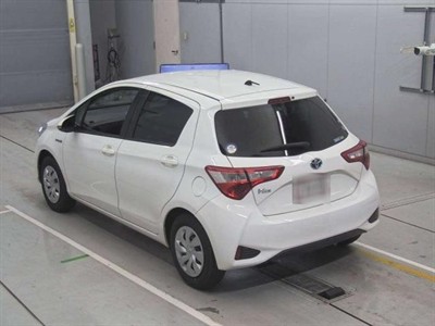 2018 Toyota Vitz - Thumbnail