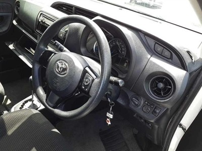 2018 Toyota Vitz - Thumbnail