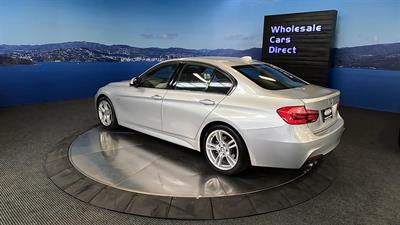 2017 BMW 320i - Thumbnail