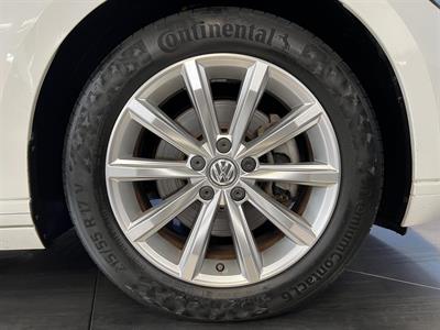 2015 Volkswagen Passat - Thumbnail