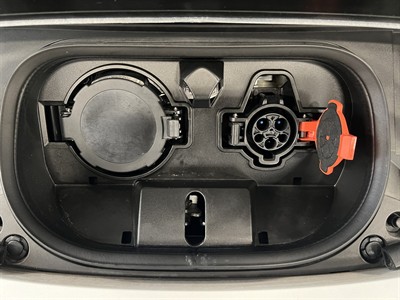 2022 Nissan Leaf - Thumbnail