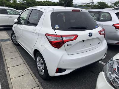 2020 Toyota Vitz - Thumbnail