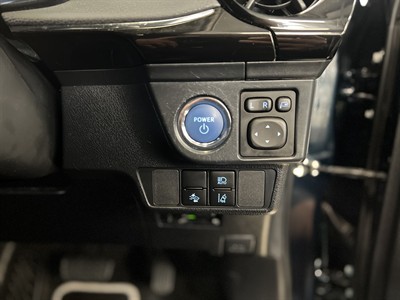 2017 Toyota Corolla - Thumbnail