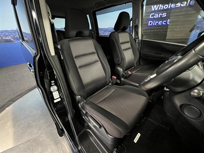 2016 Nissan Serena - Thumbnail