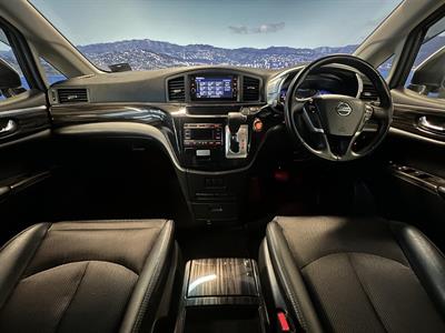2017 Nissan Elgrand - Thumbnail